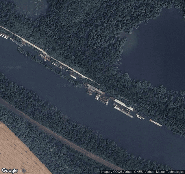 Péniches abandonnées — lieu abandonné à 